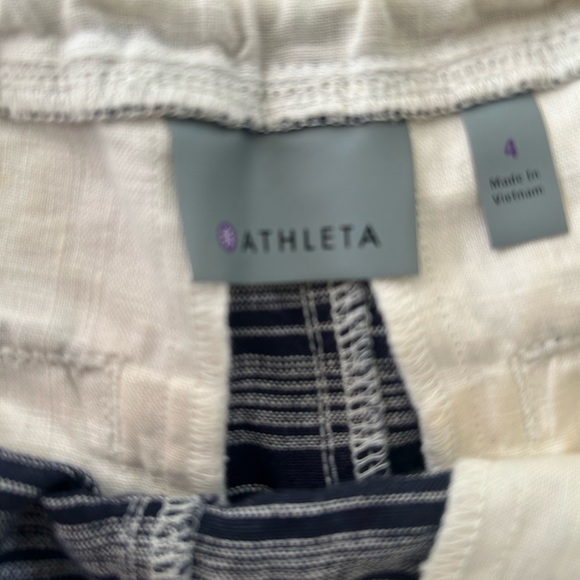 Women’s Athleta shorts - Picture 2 of 3